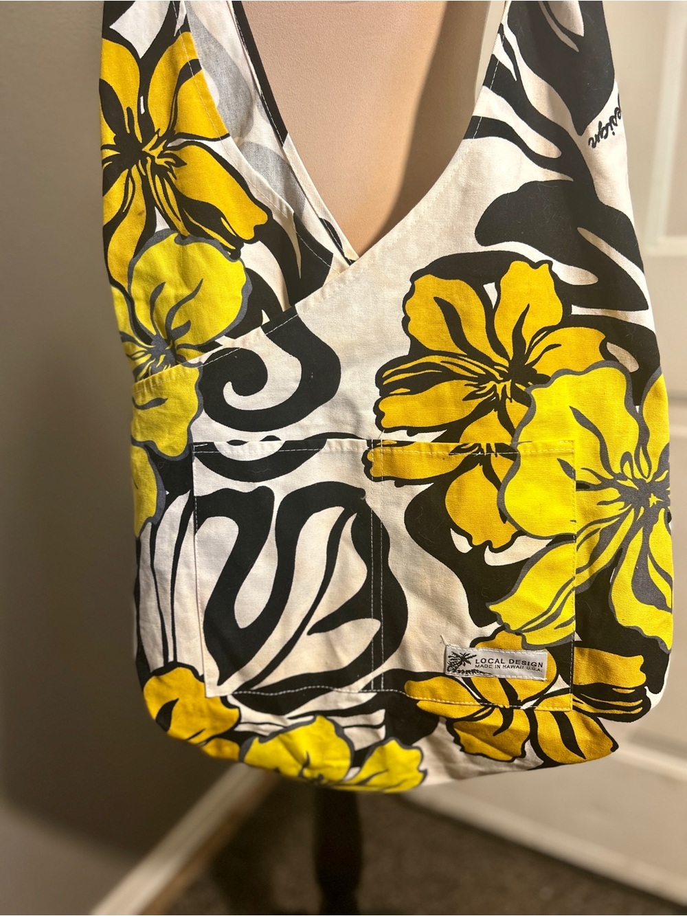 Local Design Hawaii Reversible Sling Bag 3 Pockets Yellow Black Hibiscus GUC